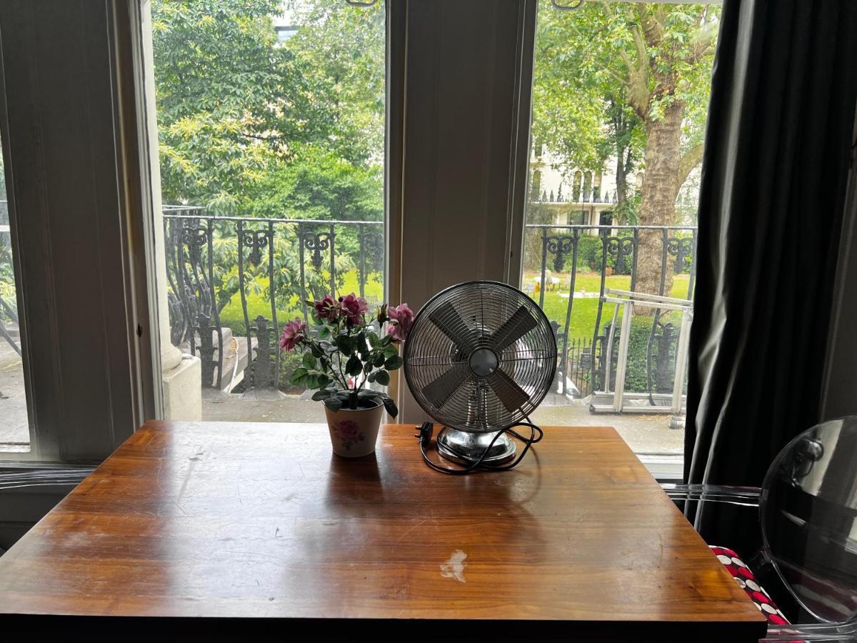 Hyde Park Studio Has Private Balcony With Tranquil Garden View Лондон Екстериор снимка